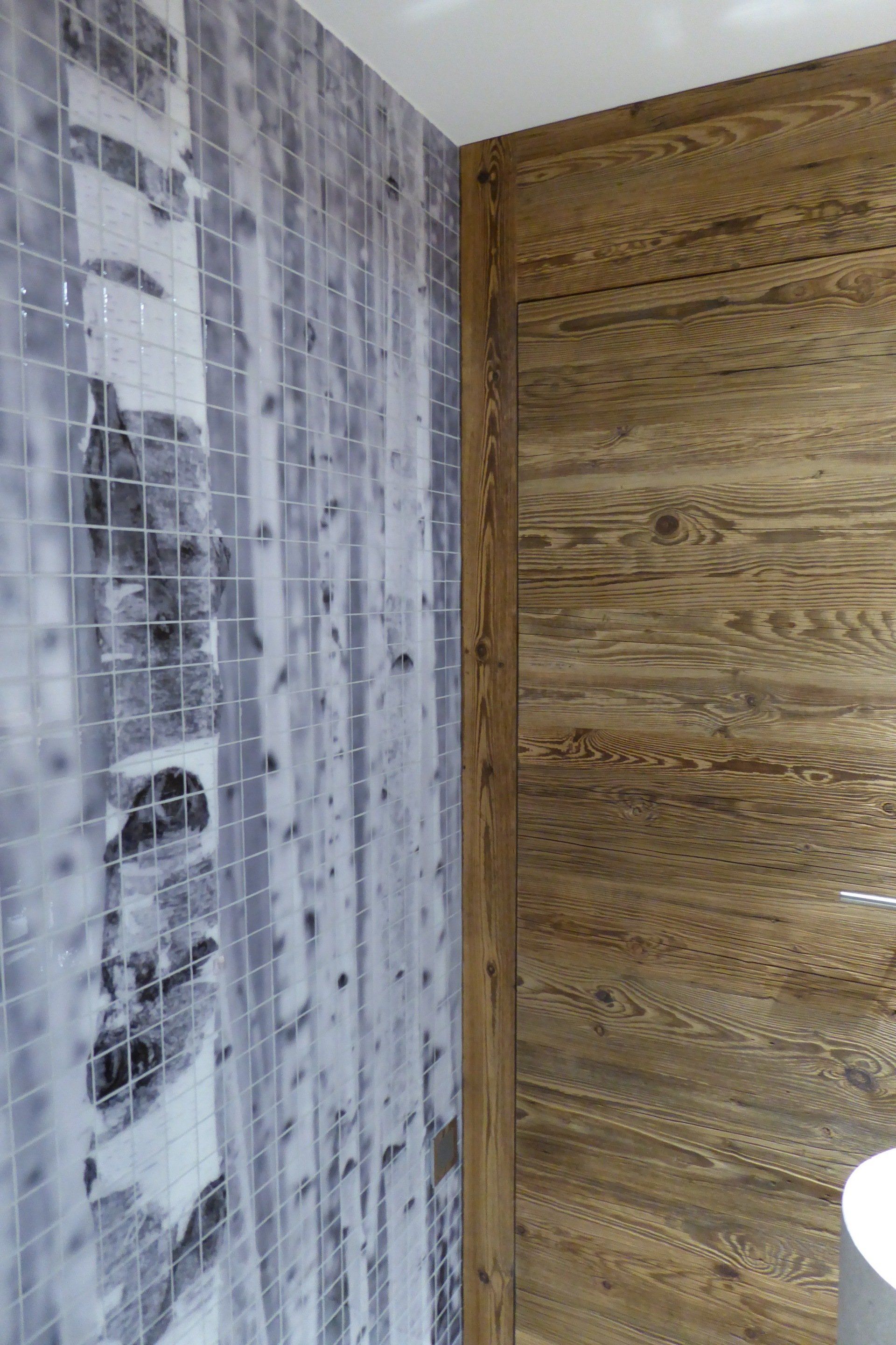 mosaïques à motif d'ensemble dans une douche