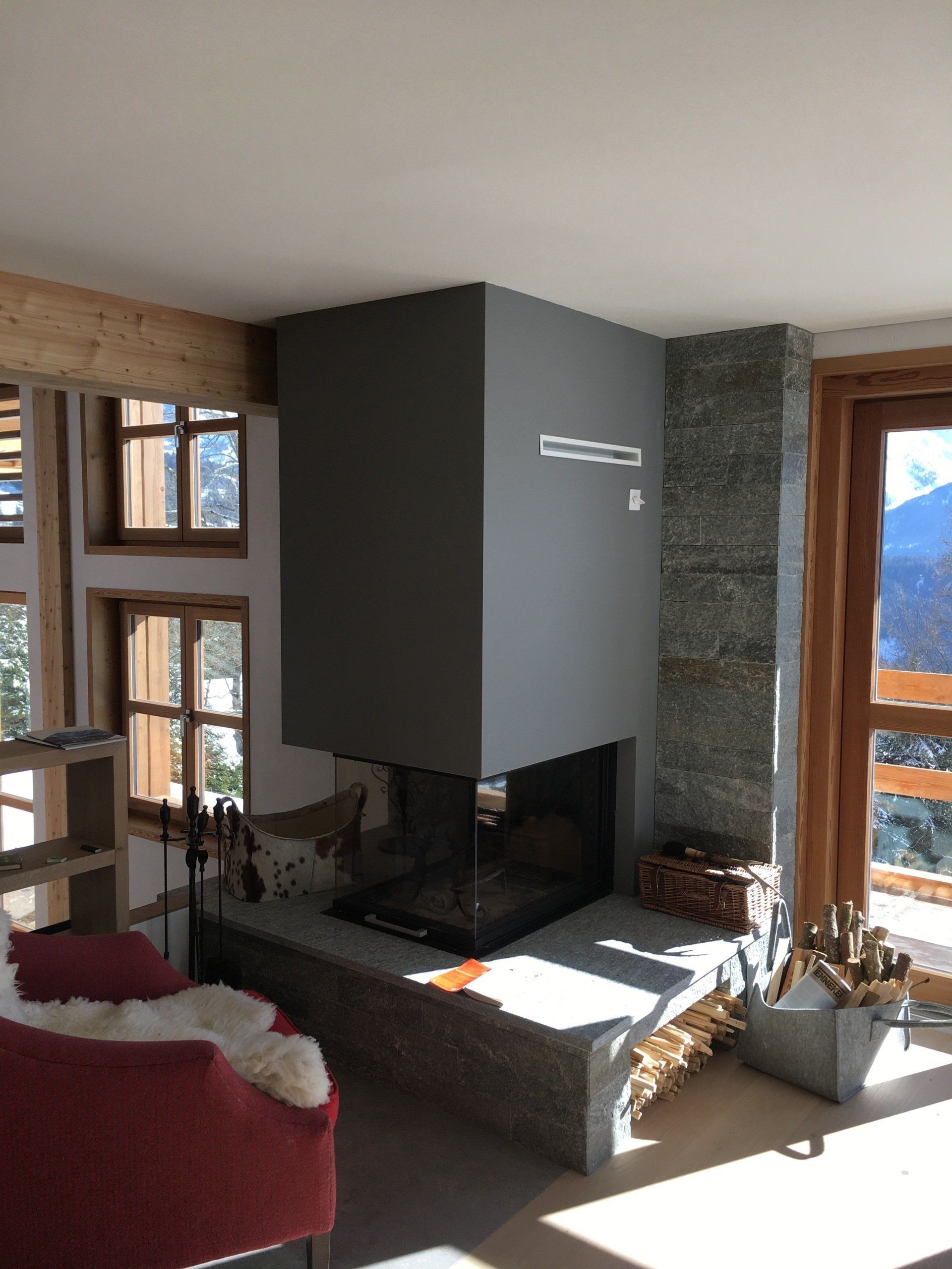 cheminée moderne dans un salon design