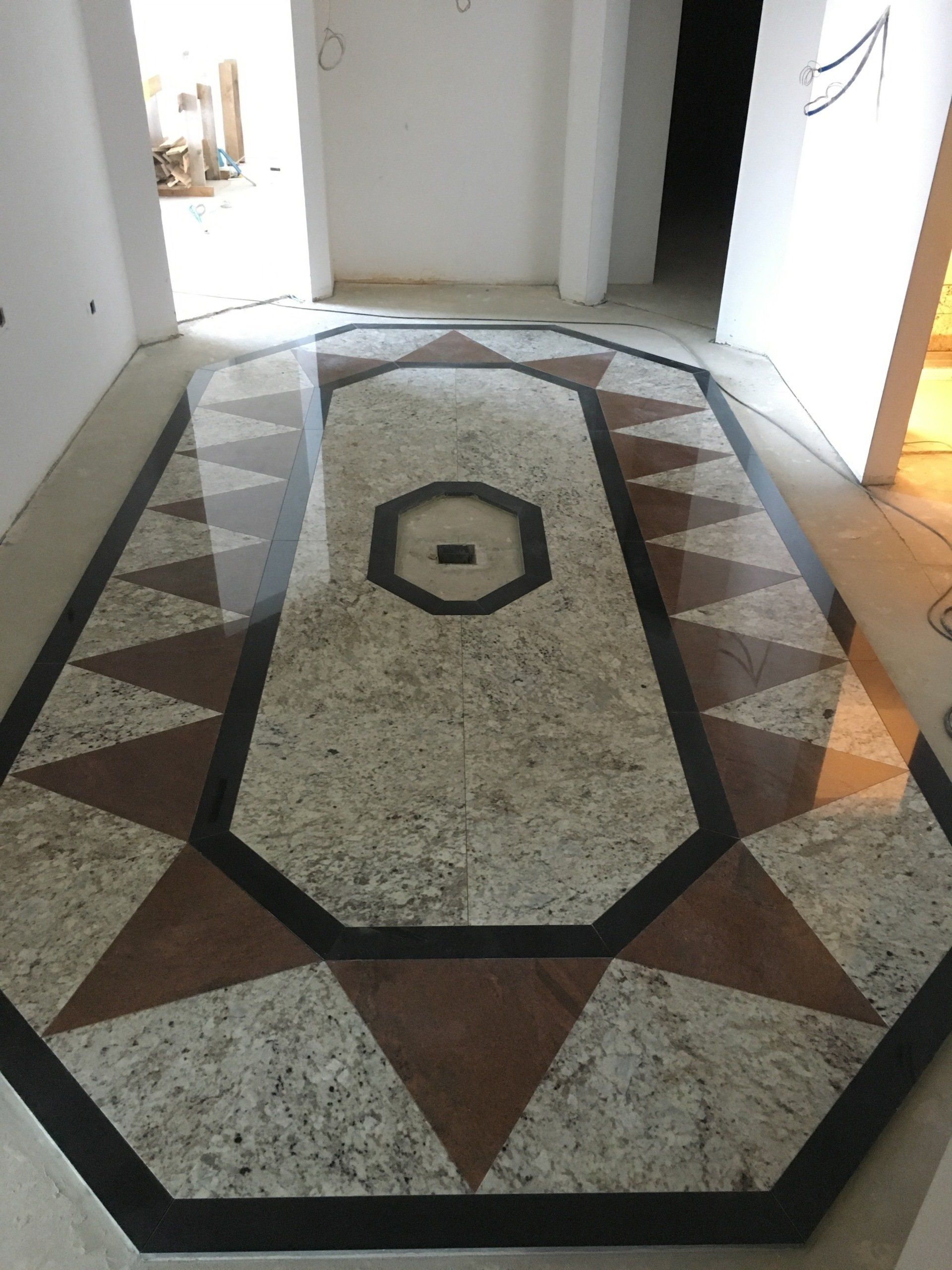 corridor avec tapis de sol