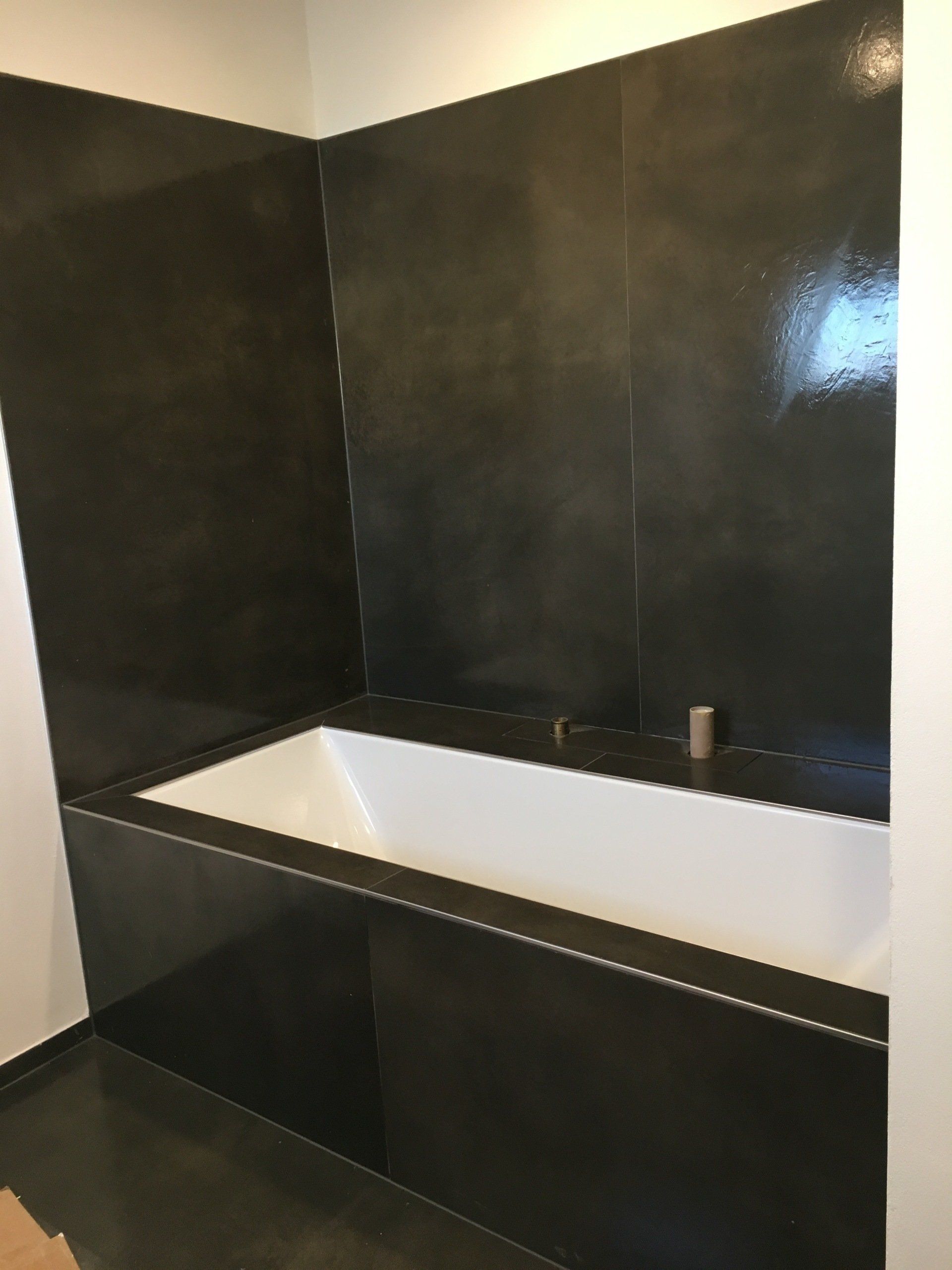 salle de bain marbre noir