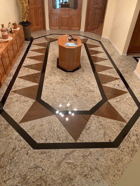 Revêtement de sol décoré avec motifs