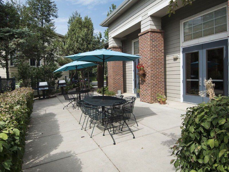 Community BBQ Area | Woodlands Apartments