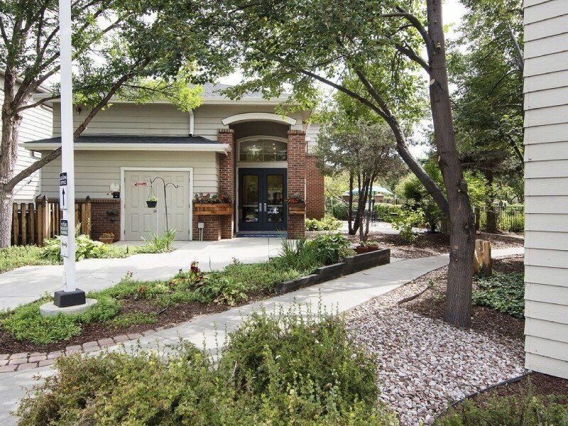 Building | Woodlands Apartments