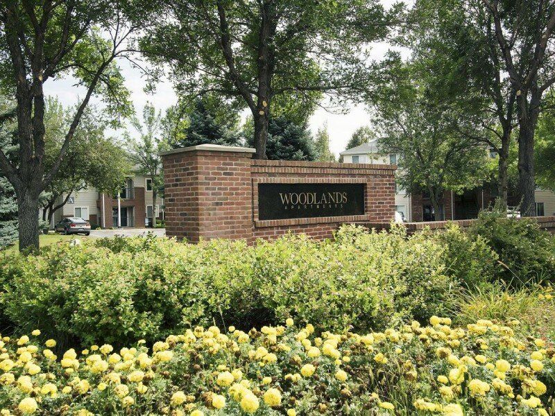 Sign | Woodlands Apartments