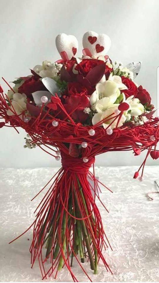 piccola composizione floreale per San Valentino