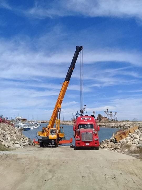GRÚAS INDIO - Transporte de equipo pesado