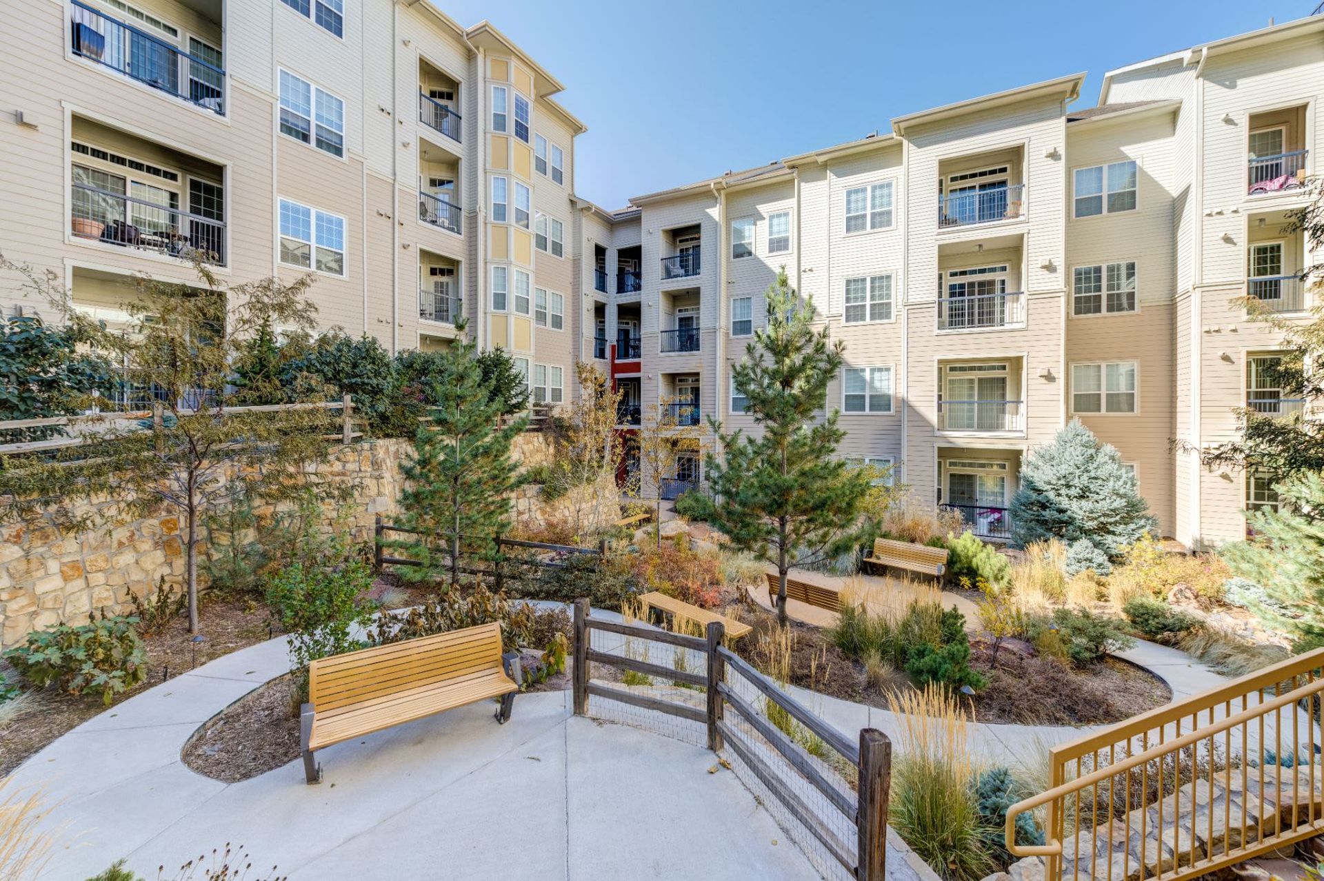 Community Courtyard at The Marq at Ridgegate