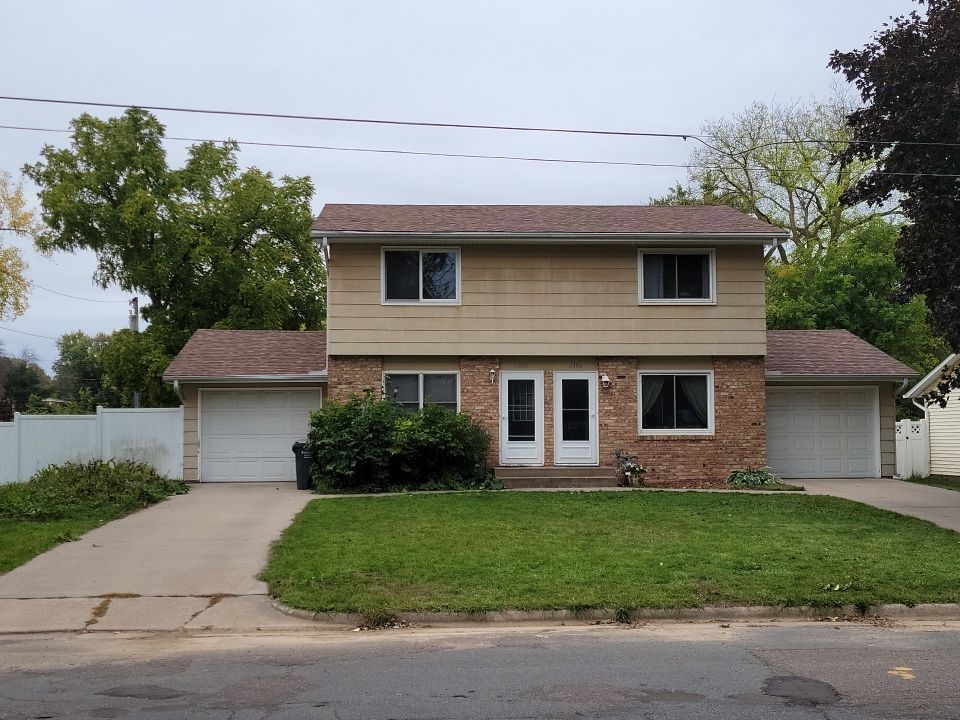 a roof of a house with a lot of shingles on it .