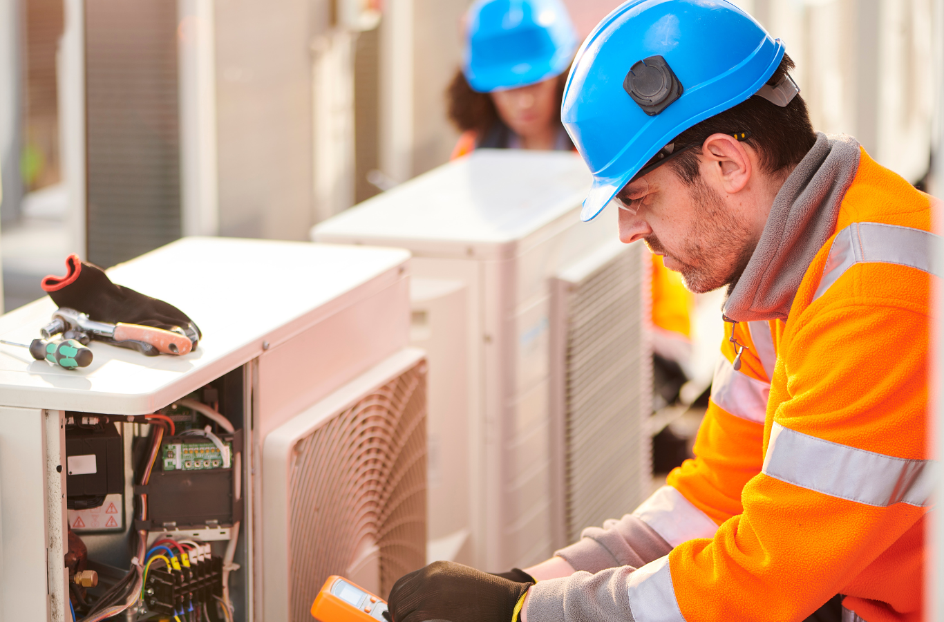 Dr. Heat & Cool expert technician