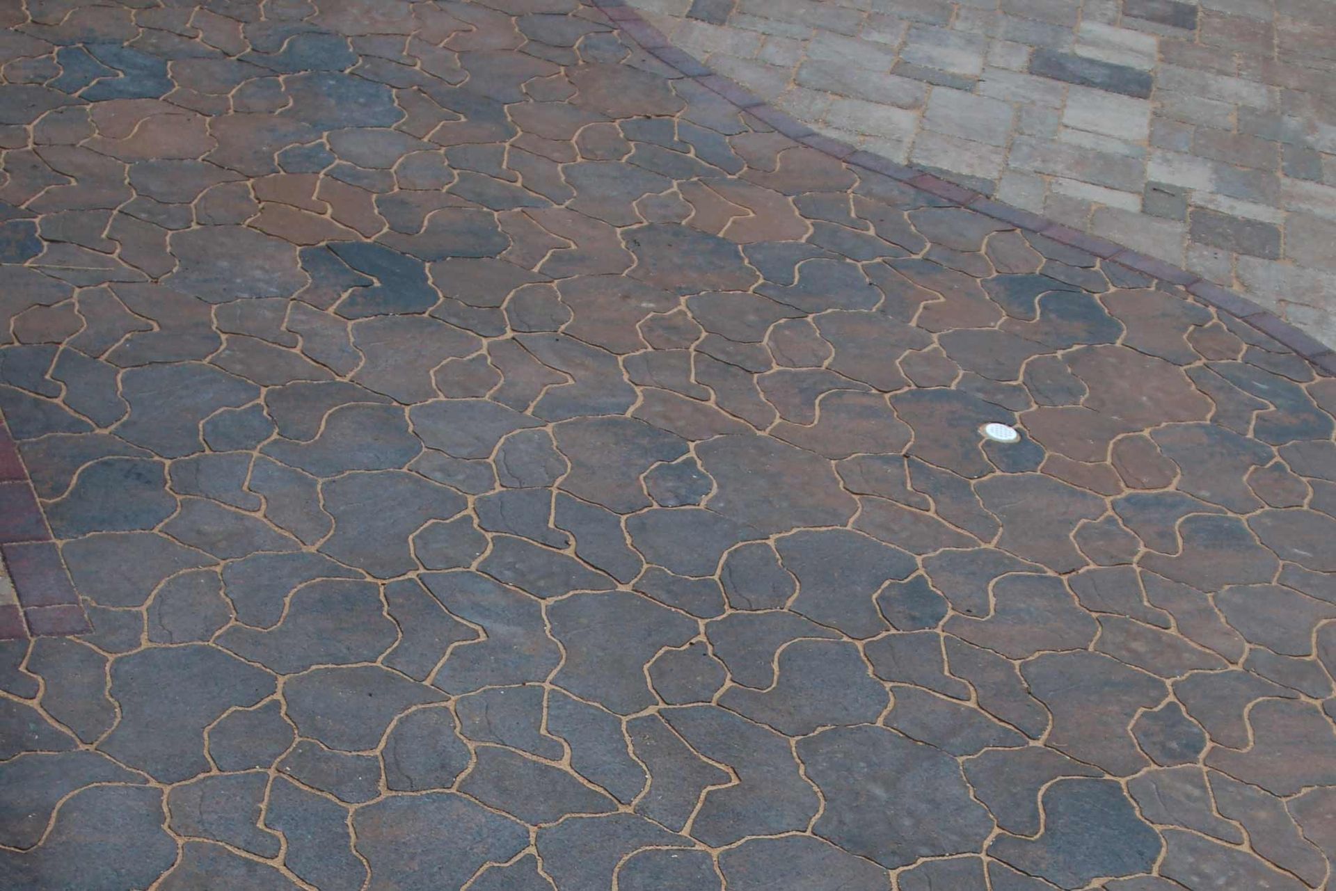 Get Your Hands on Castello Flagstone Paving Products at Stockman Stoneworks, Serving Missouri & More