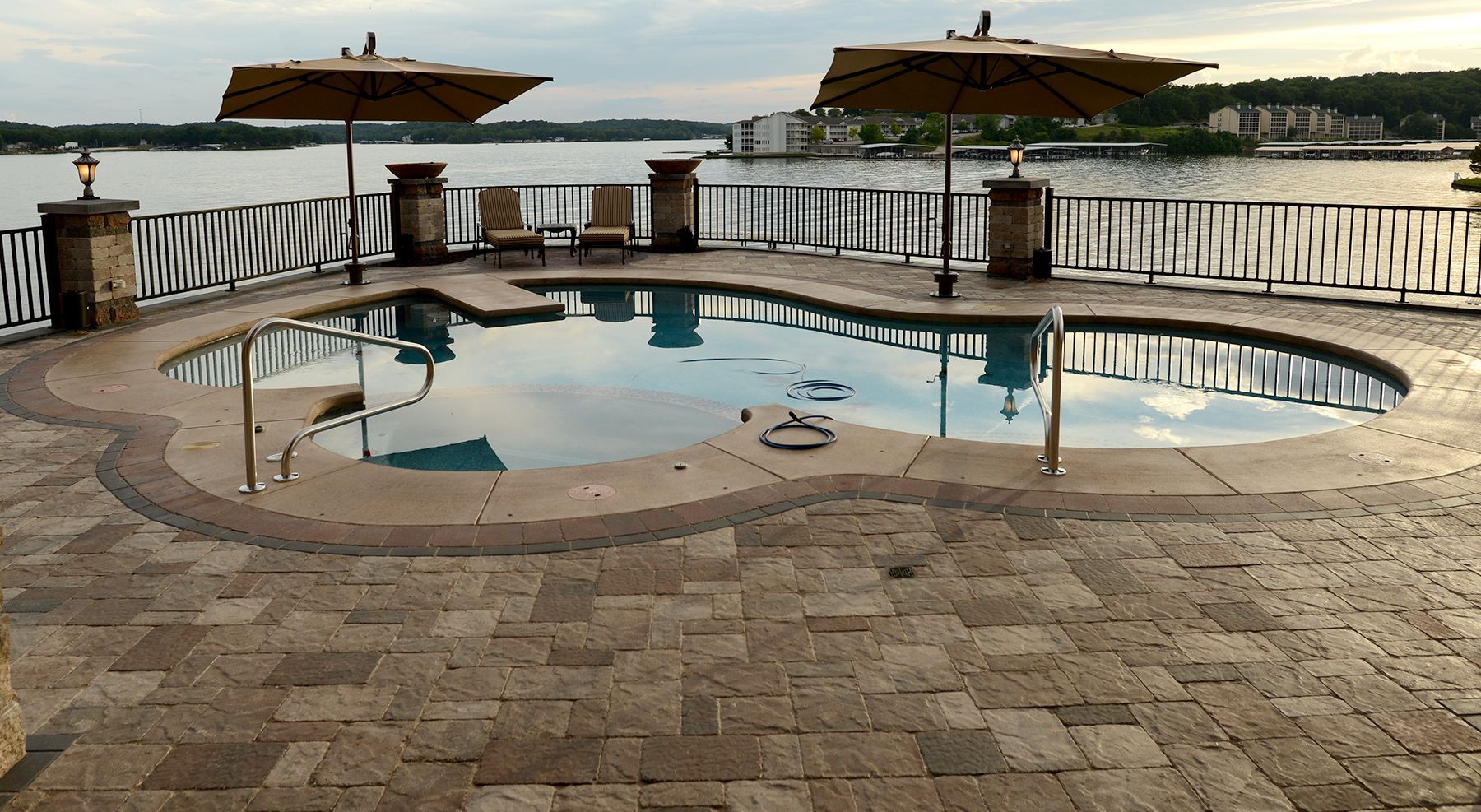 Visit Stockmans Stoneworks today in Jefferson City, Missouri. Discover the beauty and elegance that only masterful stonework can bring.