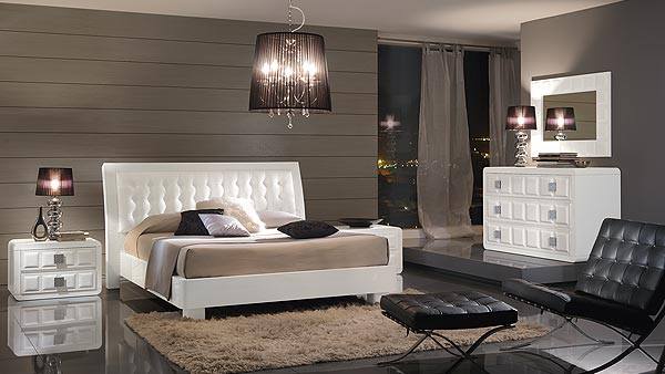 letto matrimoniale con testiera bianca