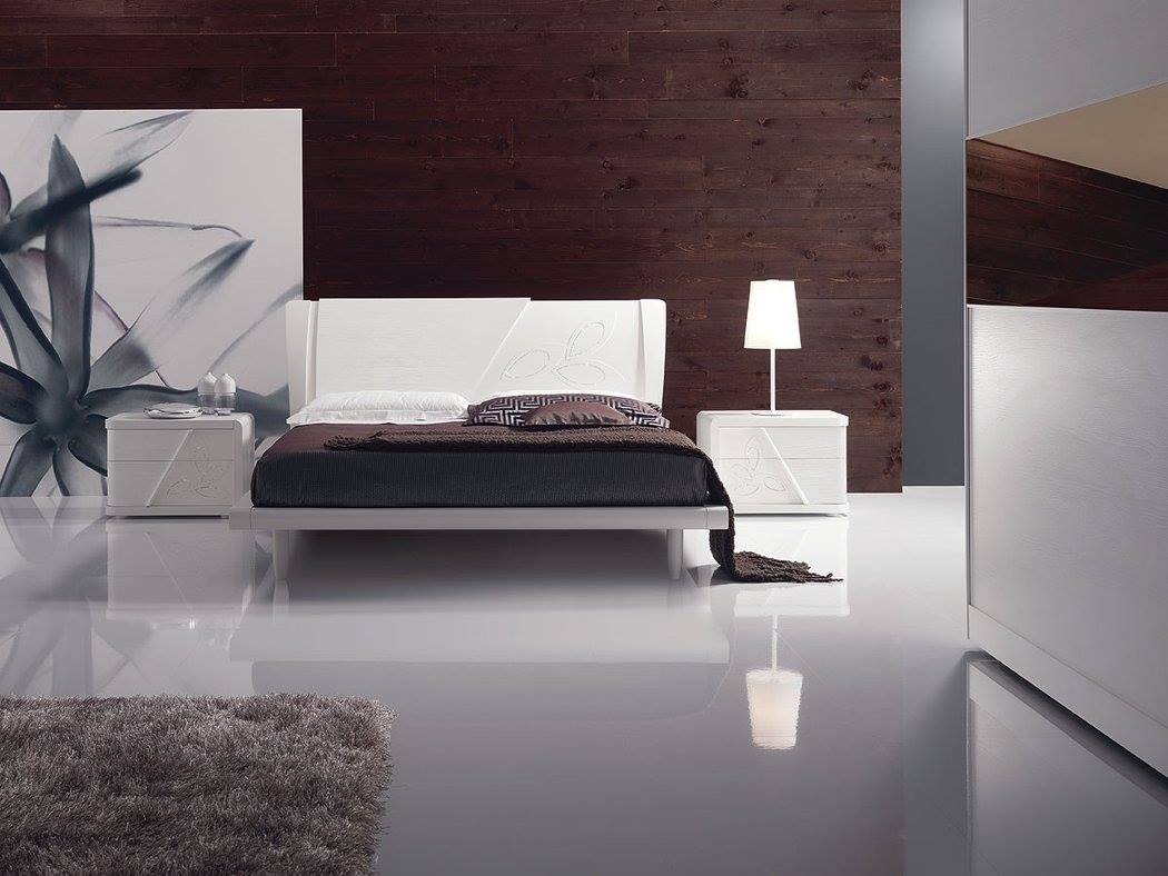 camera matrimoniale con arredi completi