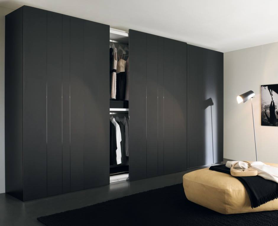 armadio nero per camera