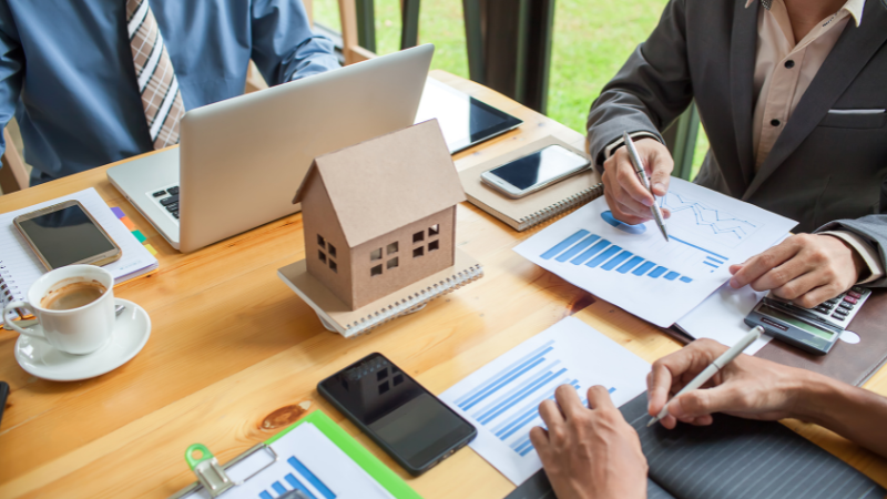 Business Meeting of Real Estate Broker, Business Meeting Working