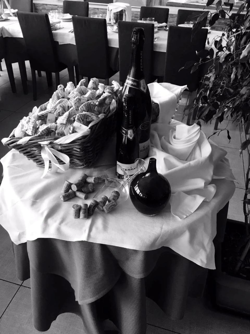 tavolo apparecchiato