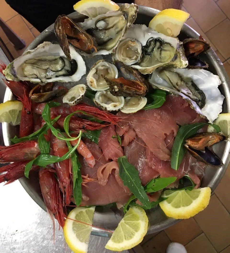 mix di crudi di pesce