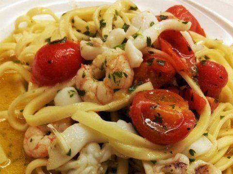 fettuccine con gamberetti e pachino
