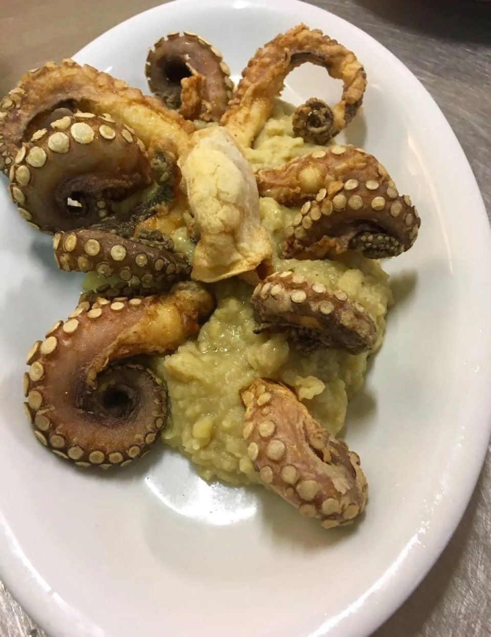 polpo con purea di fave