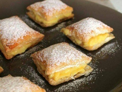 dolci di sfoglia alla crema