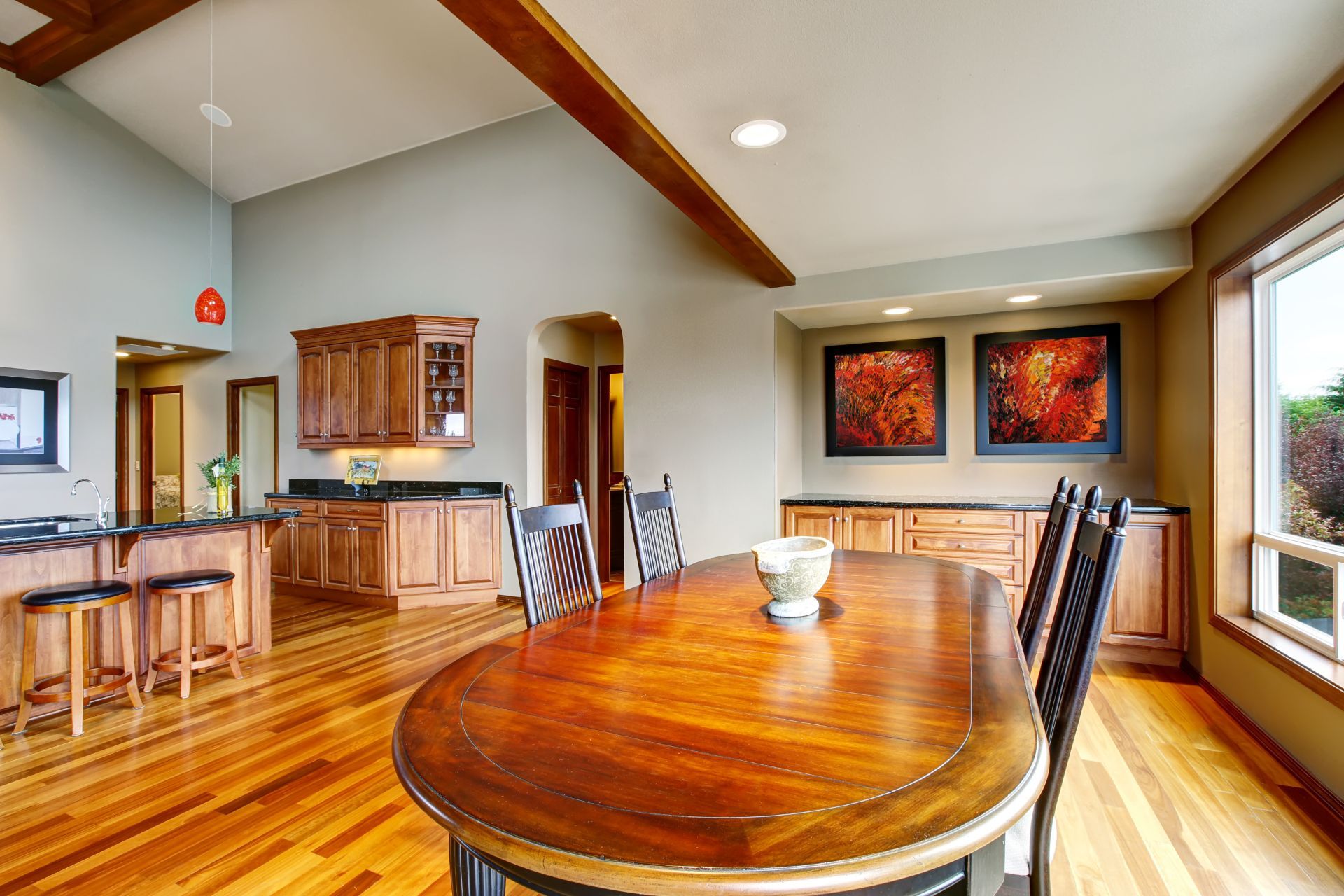 mobili  in legno pregiato su misura