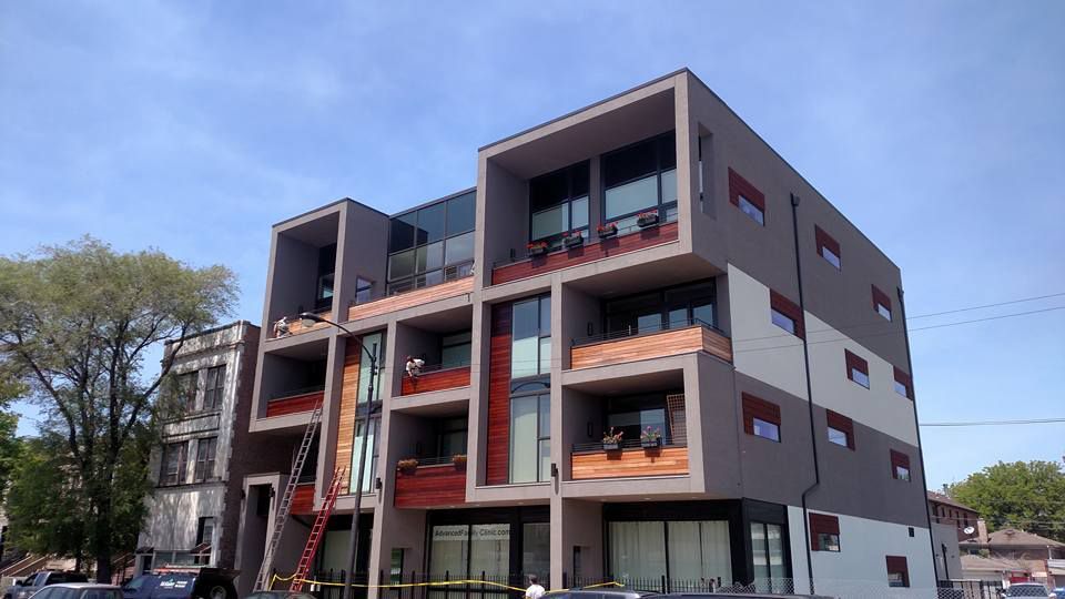 Large Building With a Lot of Windows and Balconies — Chicago, IL — McMaster Painting