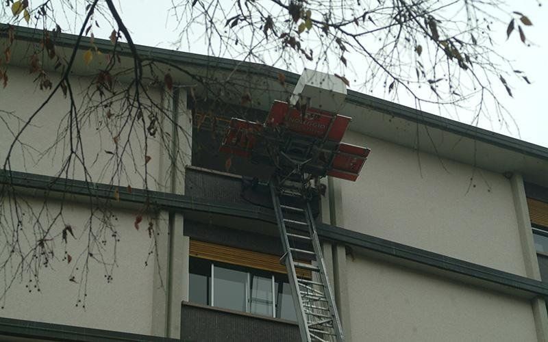 particolare di un montacarichi