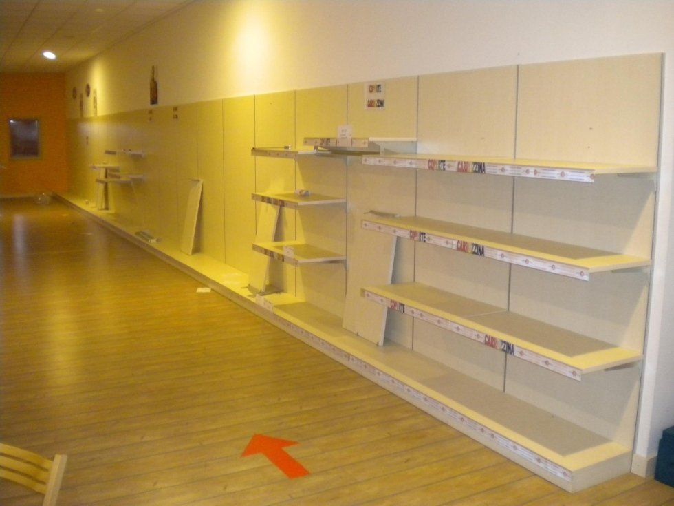 interno di un ufficio durante un trasloco