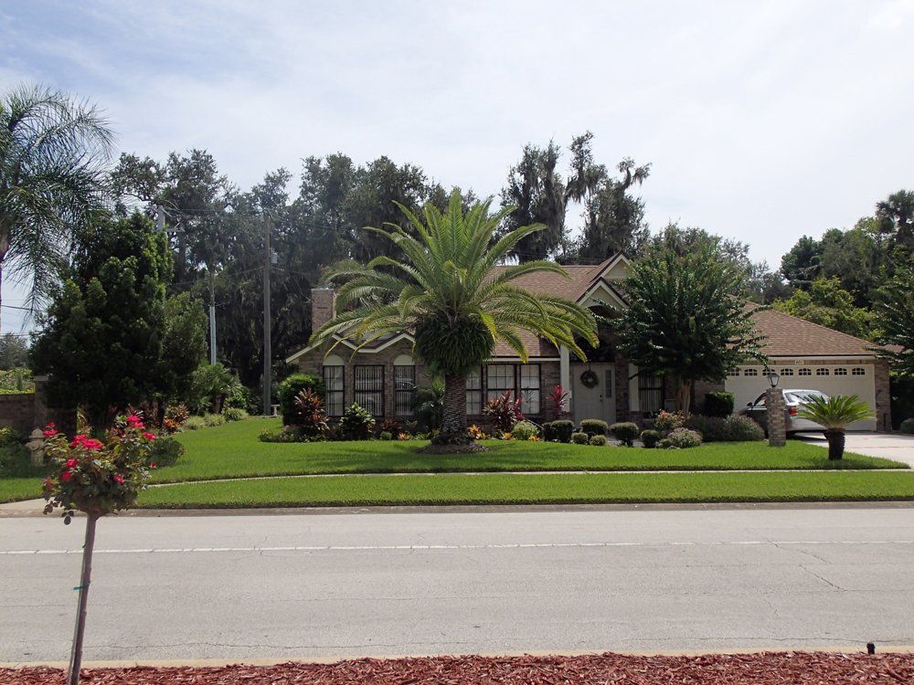 House With Beautiful Landscape — South Daytona Beach, FL — Dal Mar Roofing Industries Inc