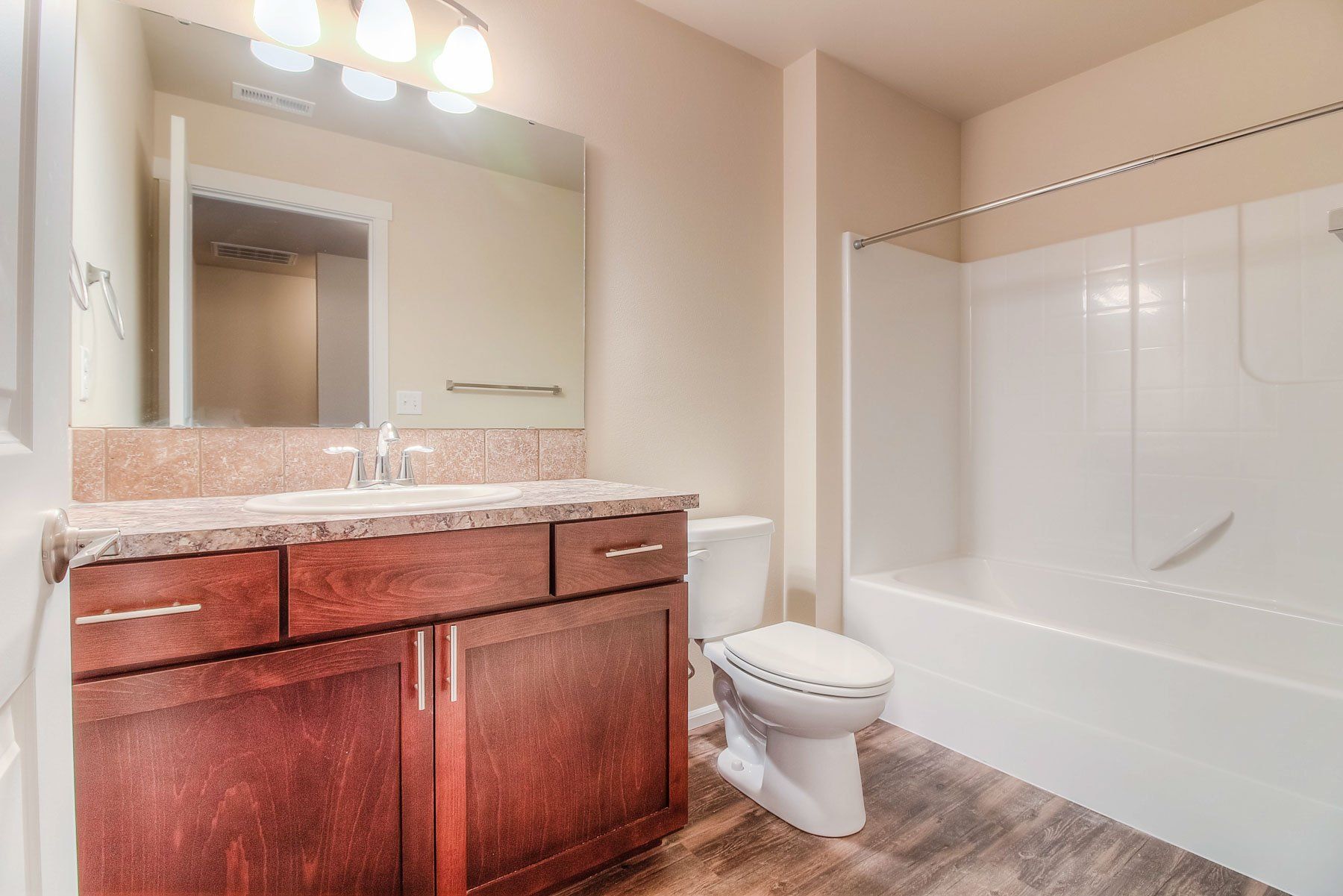 Bathroom | Ahtanum Crossing