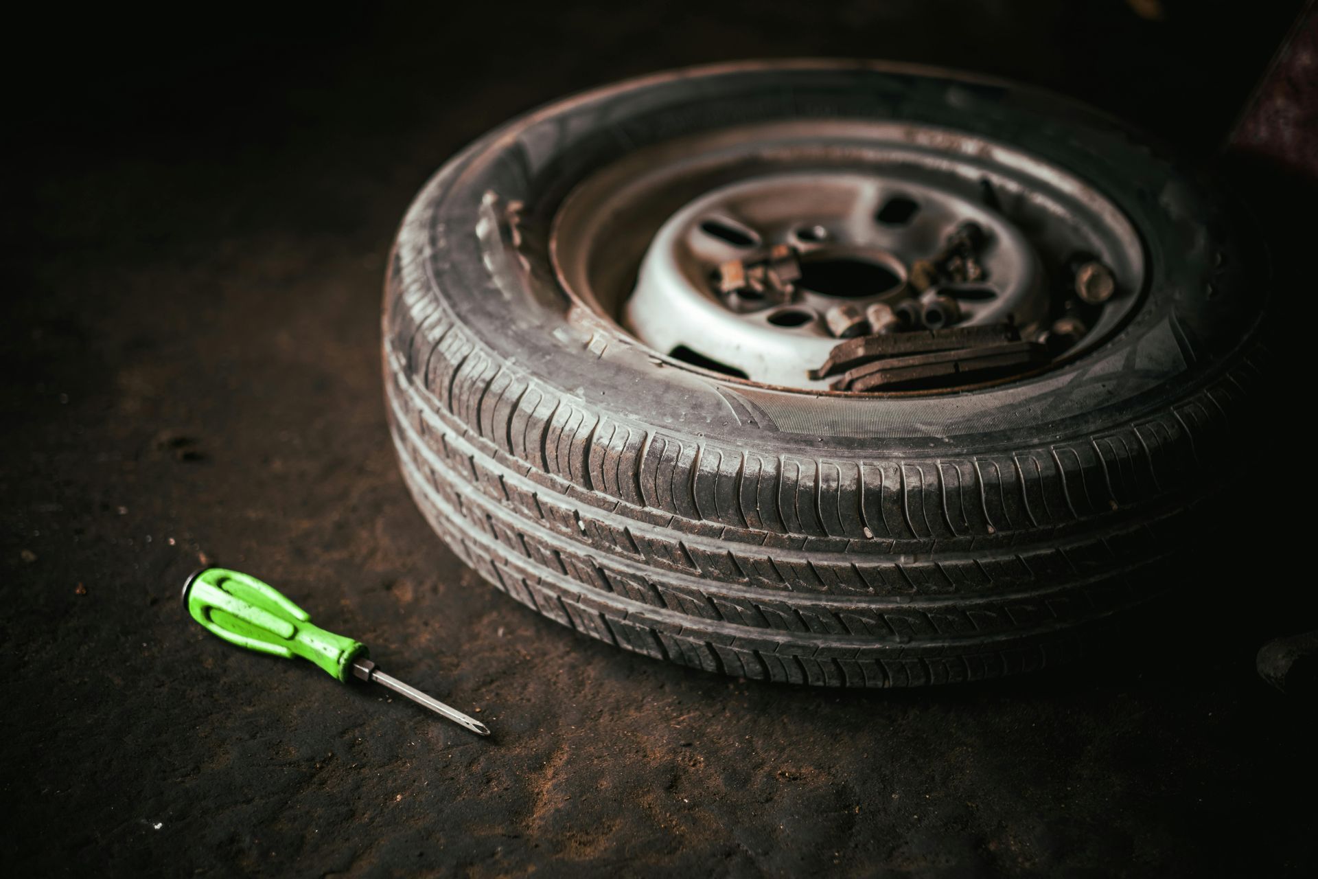 Tire Repair And Wheel Service For Auburn, AL Drivers | University Tire and Auto