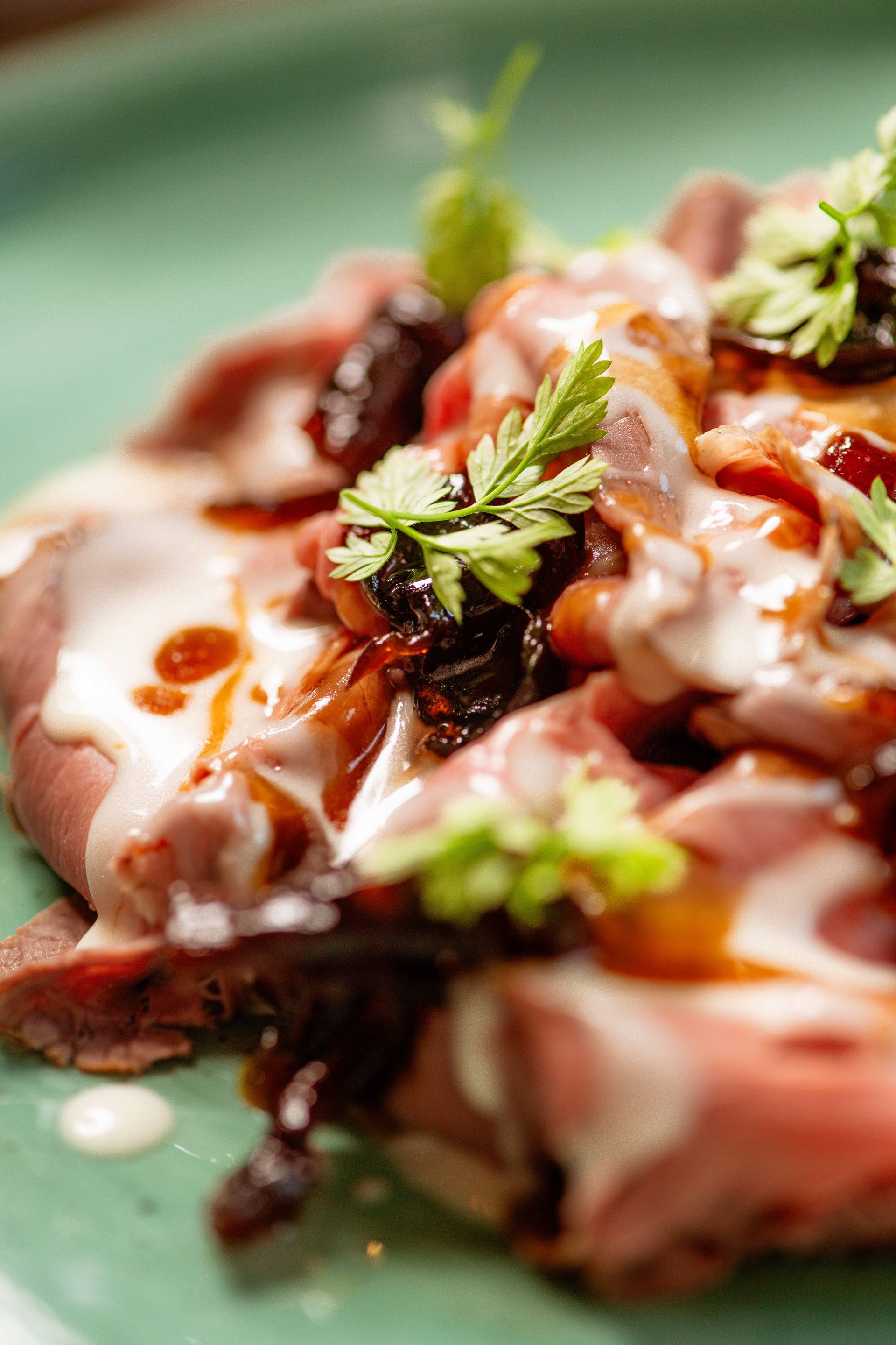 Piatto del ristorante con selezione di vini a Monza.