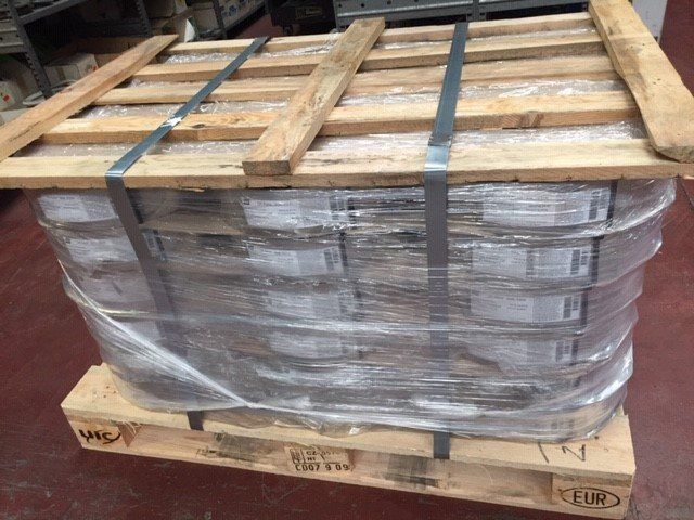 pallet con elettrodi e materiali per la saldatura Monza e Brianza