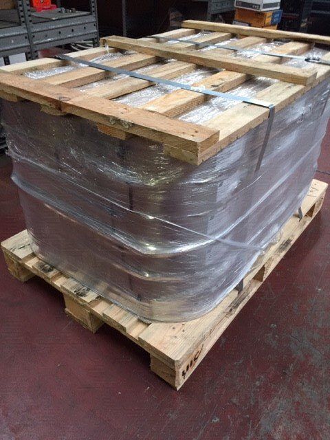 pallet con materiali per la saldatura a Monza e Brianza