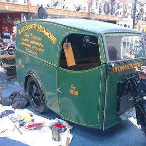 We offer traditional signwriting services