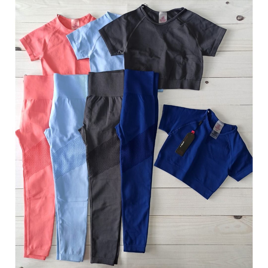 CONJUNTO REMERA CROP + CALZA LARGA (RM128/CL091)