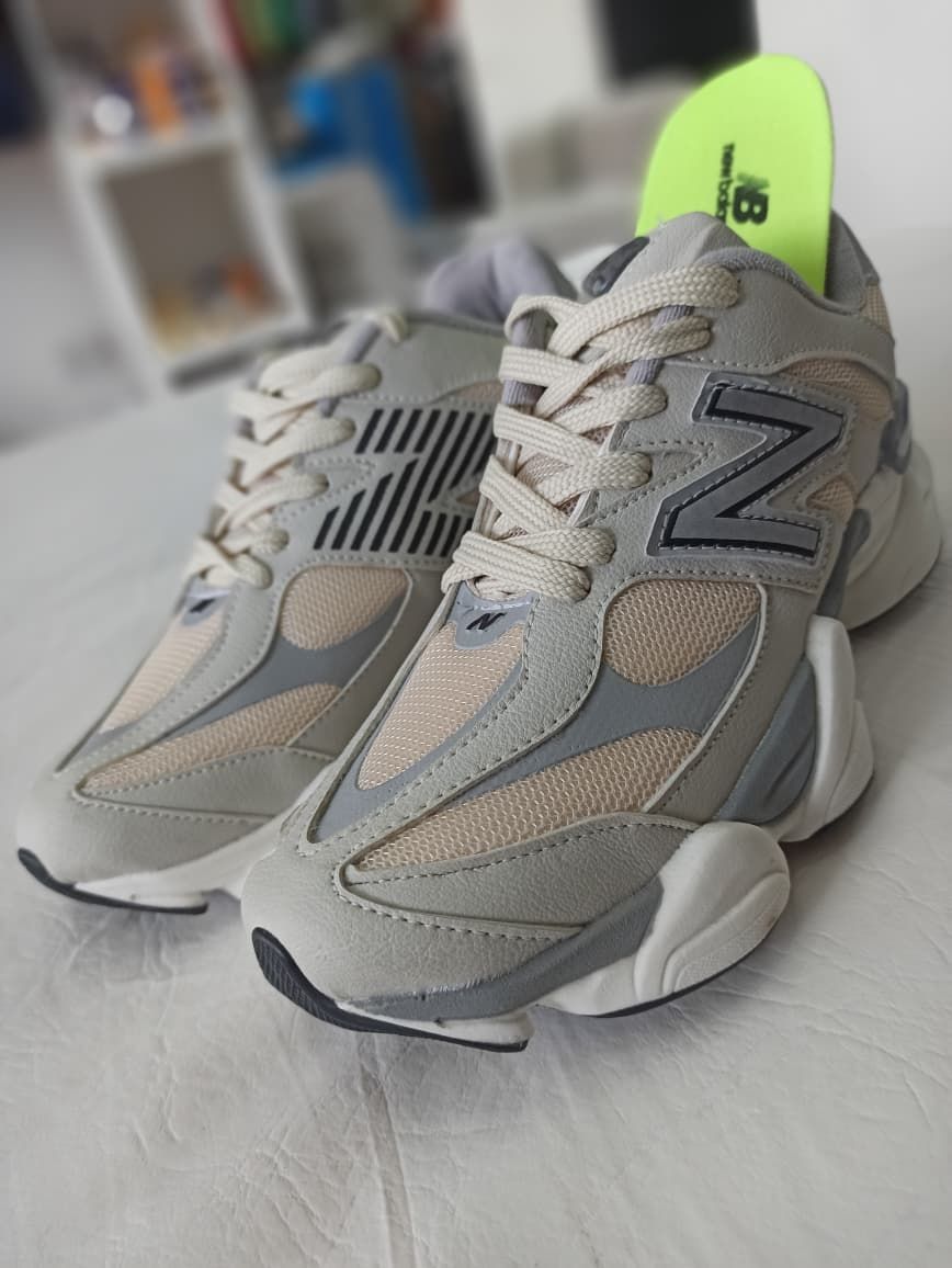 ZAPATILLAS NEW BALANCE 9060 BEIGE
