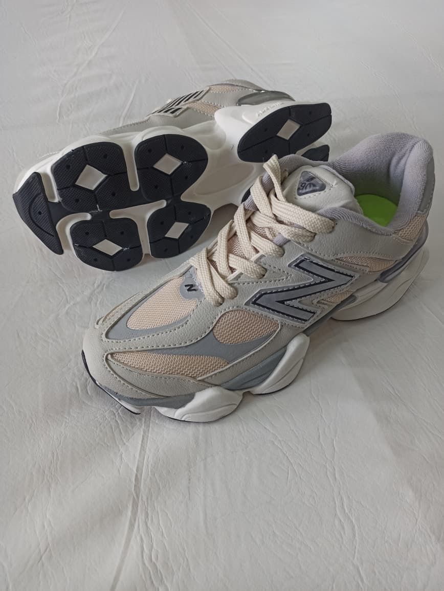 ZAPATILLAS NEW BALANCE 9060 BEIGE
