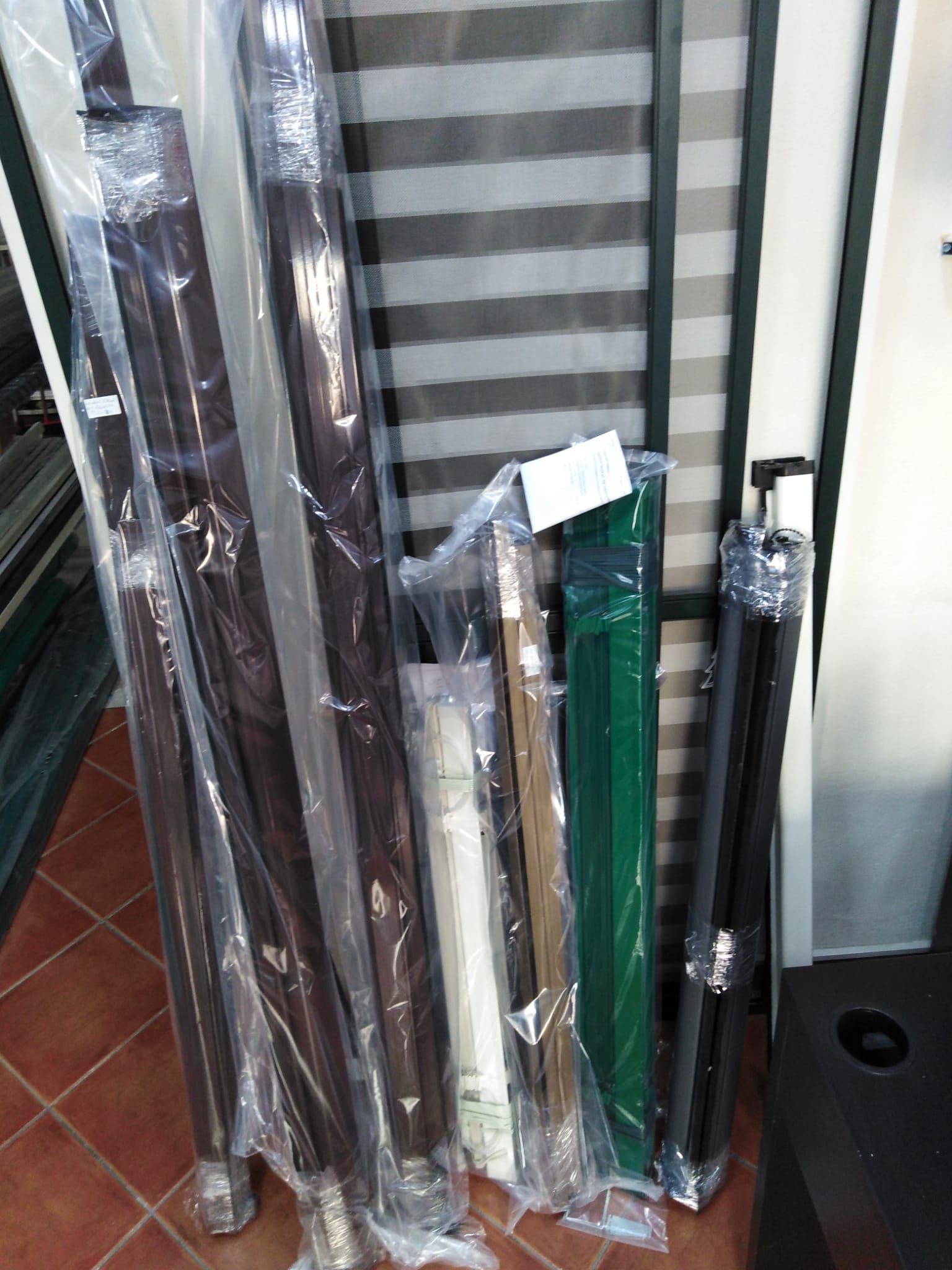 zanzariere di vari colori e misure