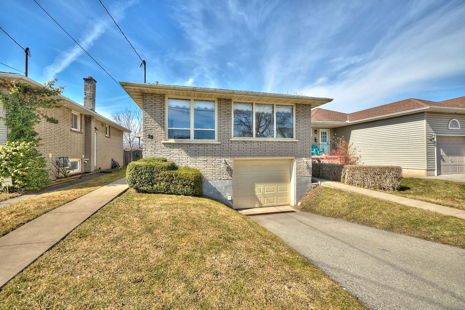A raised-bungalow home in Welland, Ontario.