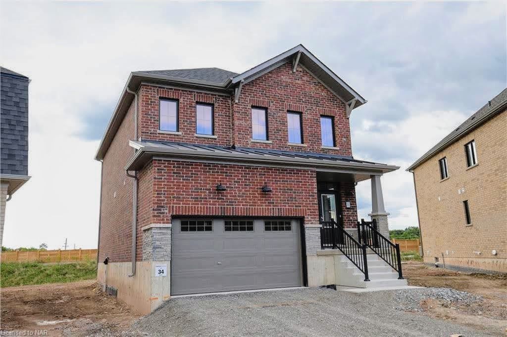 A 4-bed, 2.5-bath detached home in Dain City, Welland.