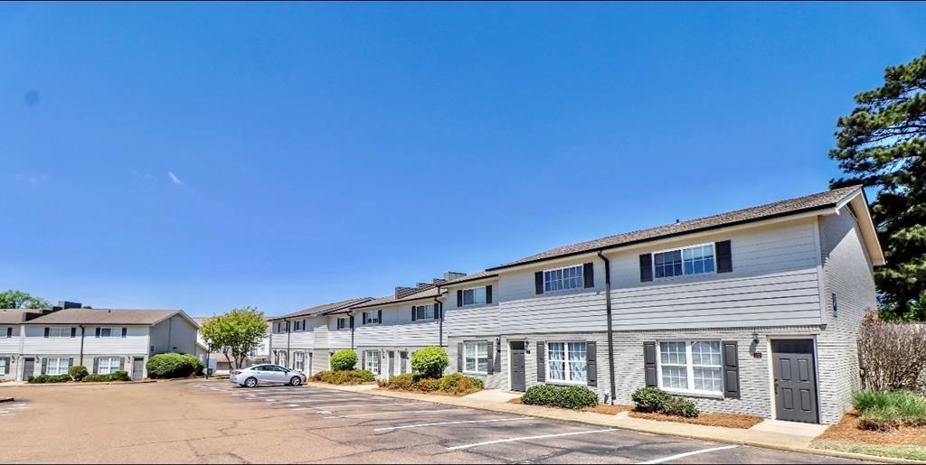 Oxford Square #22 - Image 7