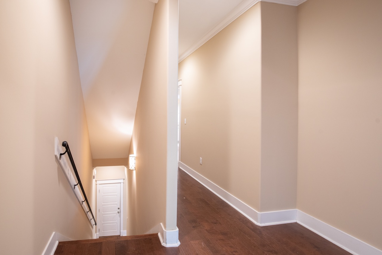 330 Hamlet - Image 1