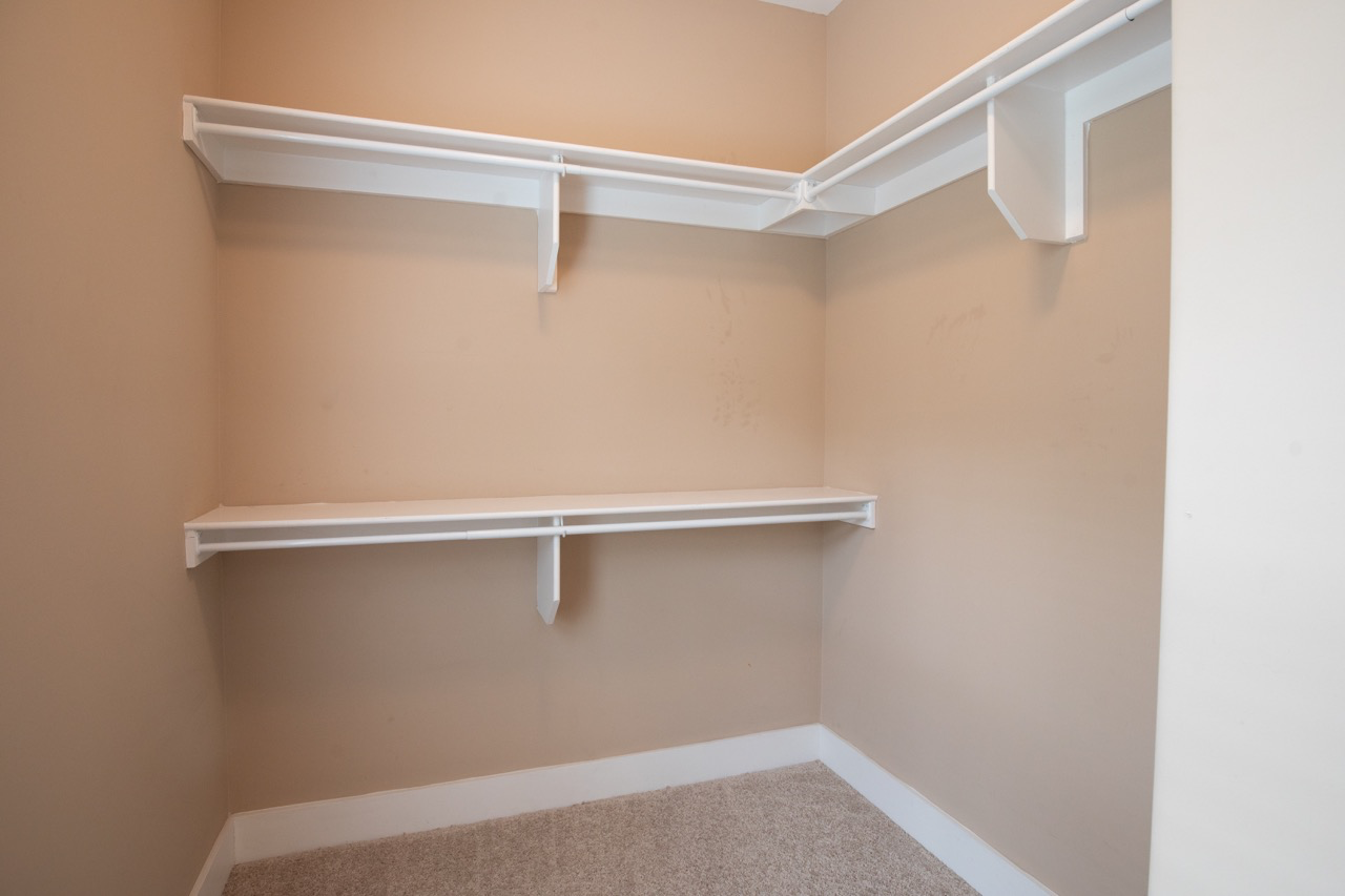 330 Hamlet - Image 18