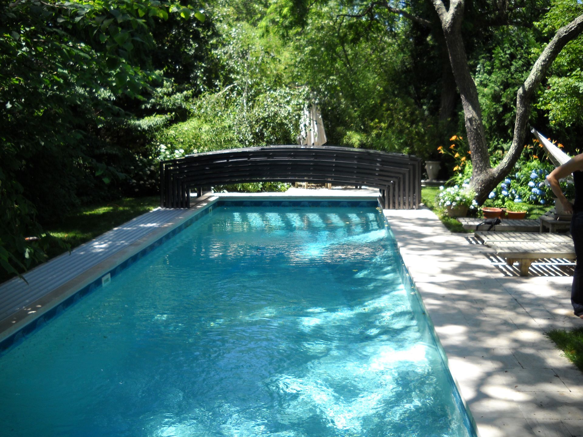 Retractable enclosure takes up minimal deck space.