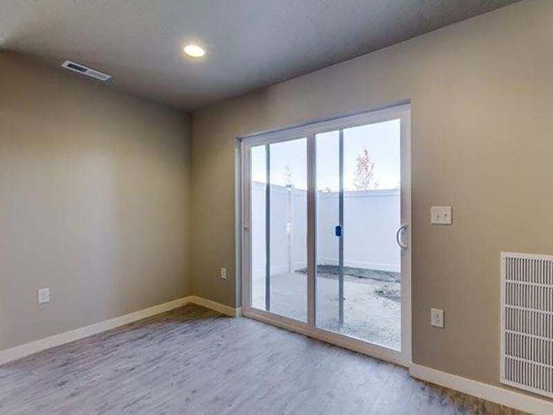 Dining Area | Stonesthrow Meridian Townhomes