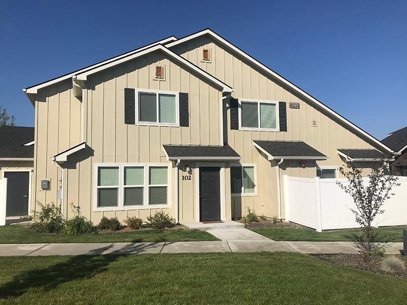 Yellow Townhome | Stonesthrow