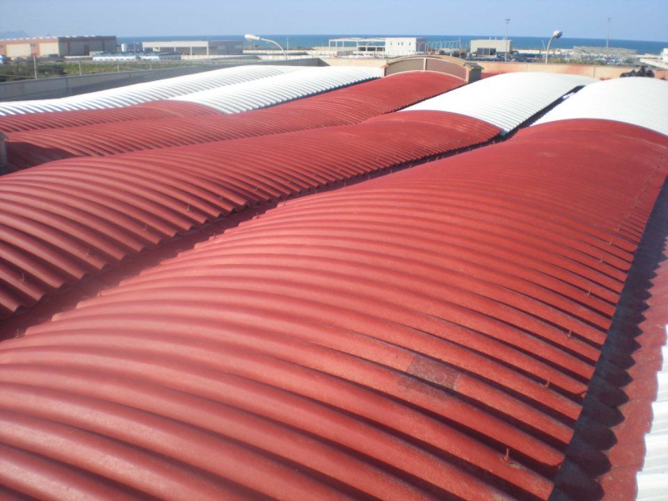 Copertura in amianto da rimuovere