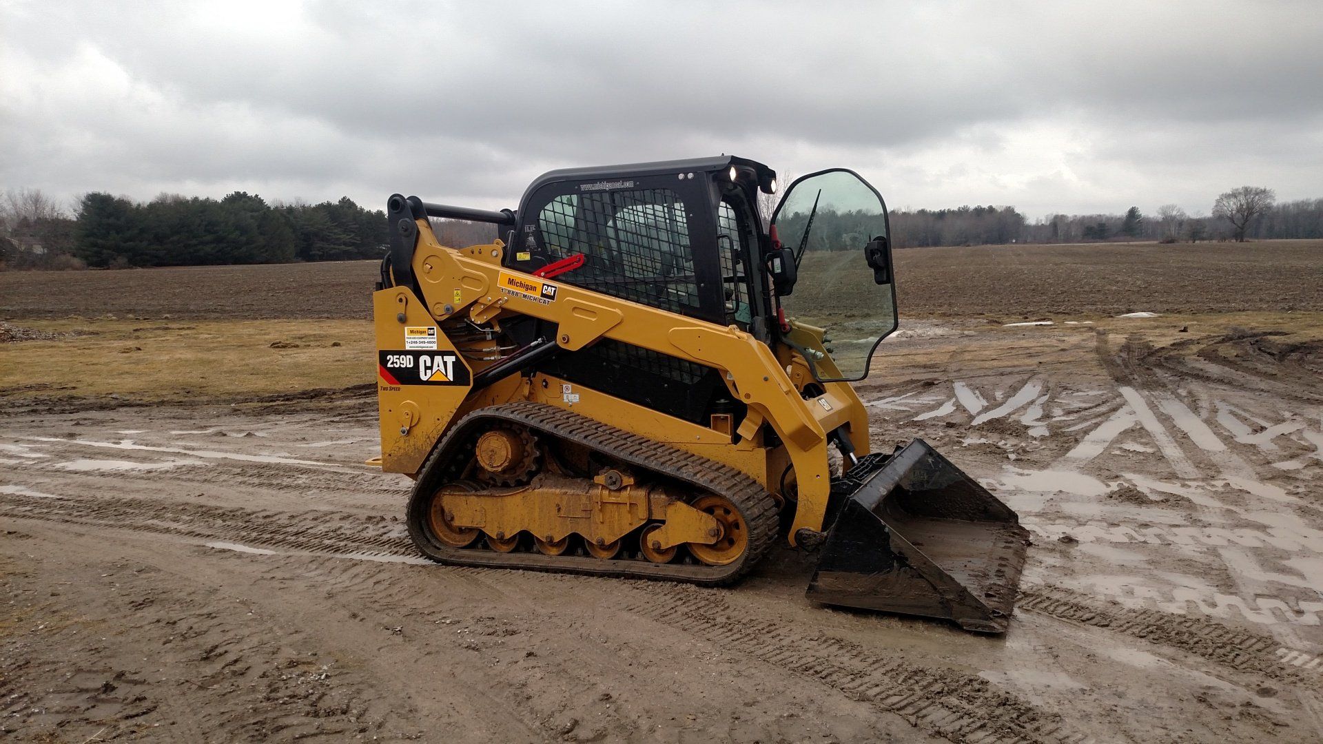 Tracktor — Midland, MI — Maksymum Lawn and Landscaping