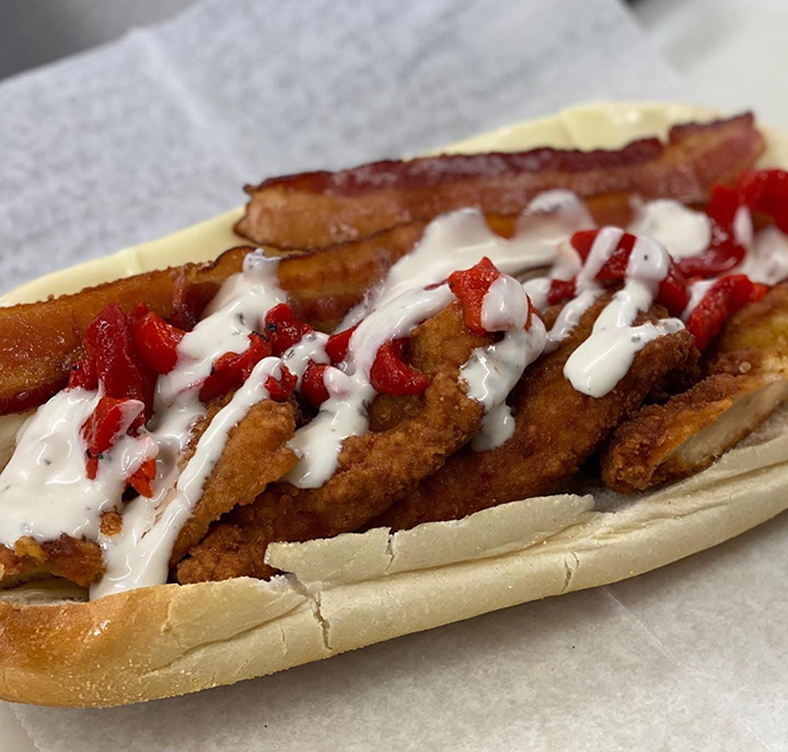 Sub sandwich with chicken